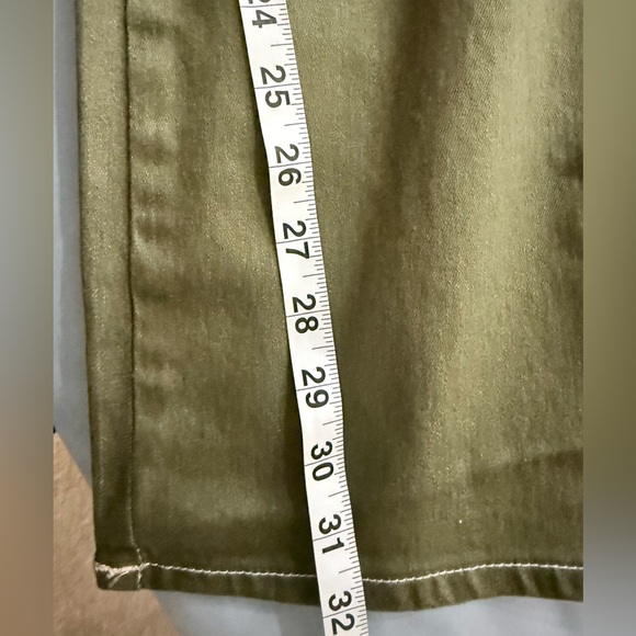 True Religion cargo jeans pocket bootcut jeans green Kalamata size 28 NWOT - Picture 12 of 12